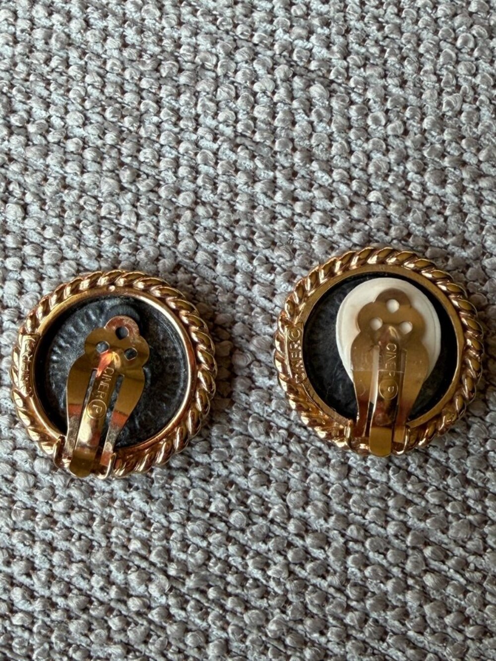 Kenneth Jay Lane Costume Jewelry- Neckace and Matching Earrings - Picture 12 of 13